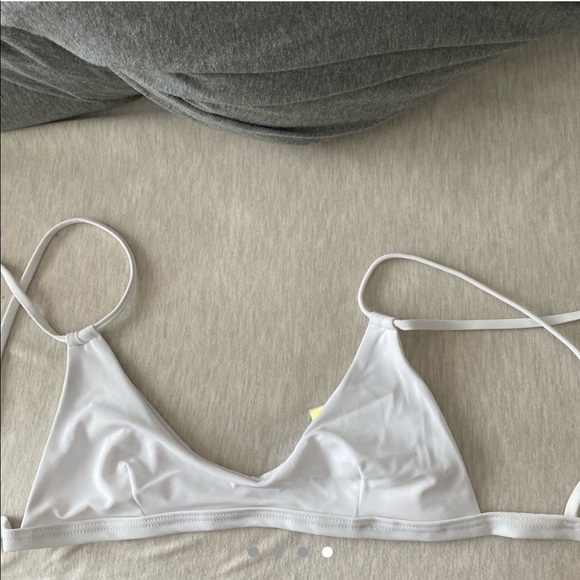 white bikini top - Picture 4 of 4